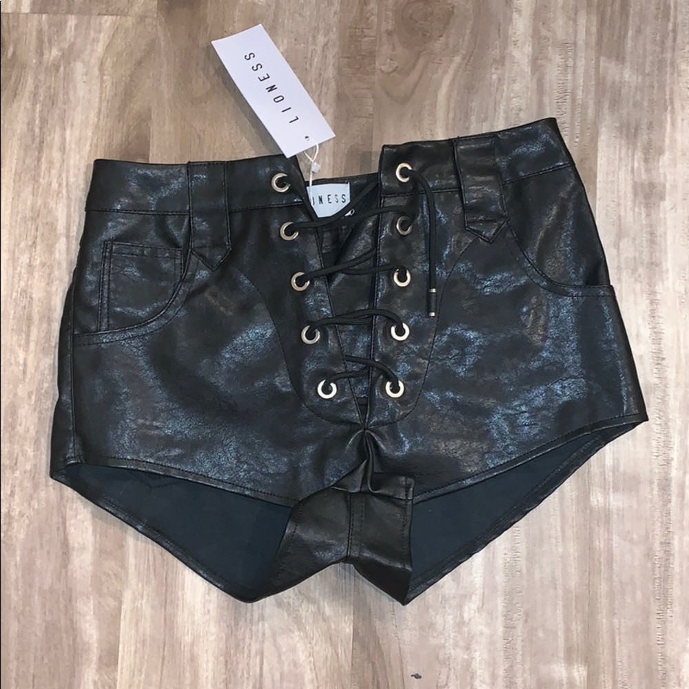 Princess polly tie up leather shorts 🖤NWT